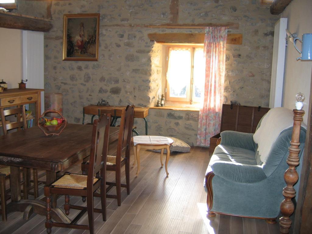MedeyrollesLa Ferme Des Genets住宿加早餐旅馆 外观 照片